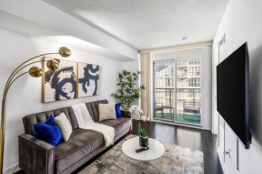 Exquisite condos by CN Tower with parking